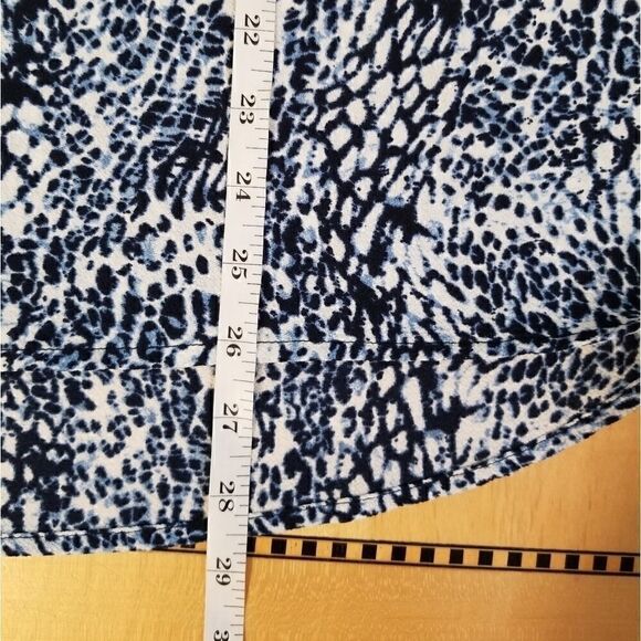 NWT! Cathy Daniels 3/4 Sleeve Zip Neckline Top Med - Picture 12 of 13